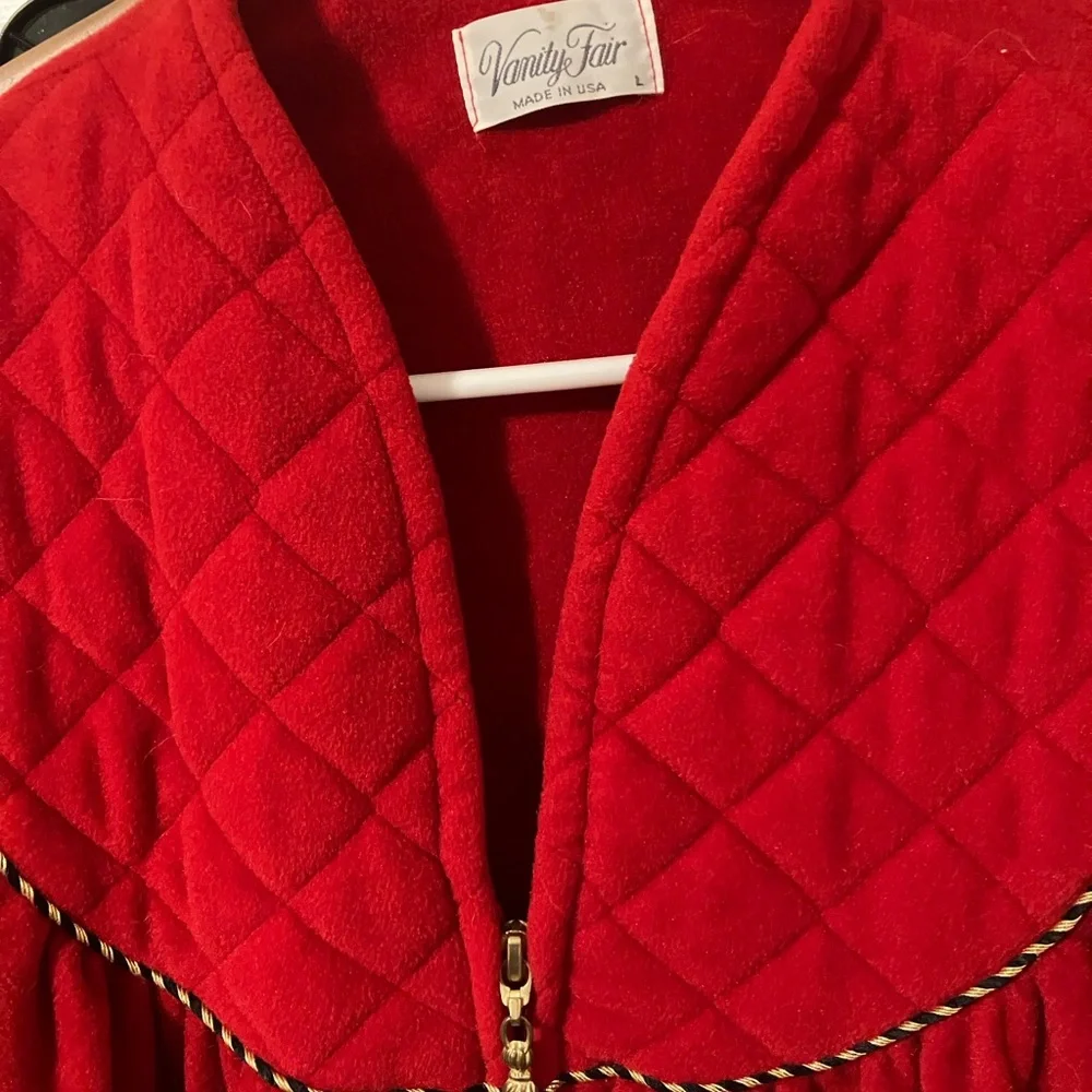 Vintage Vanity Fair Red Quilted Robe / House Coat - Picture 3 of 5